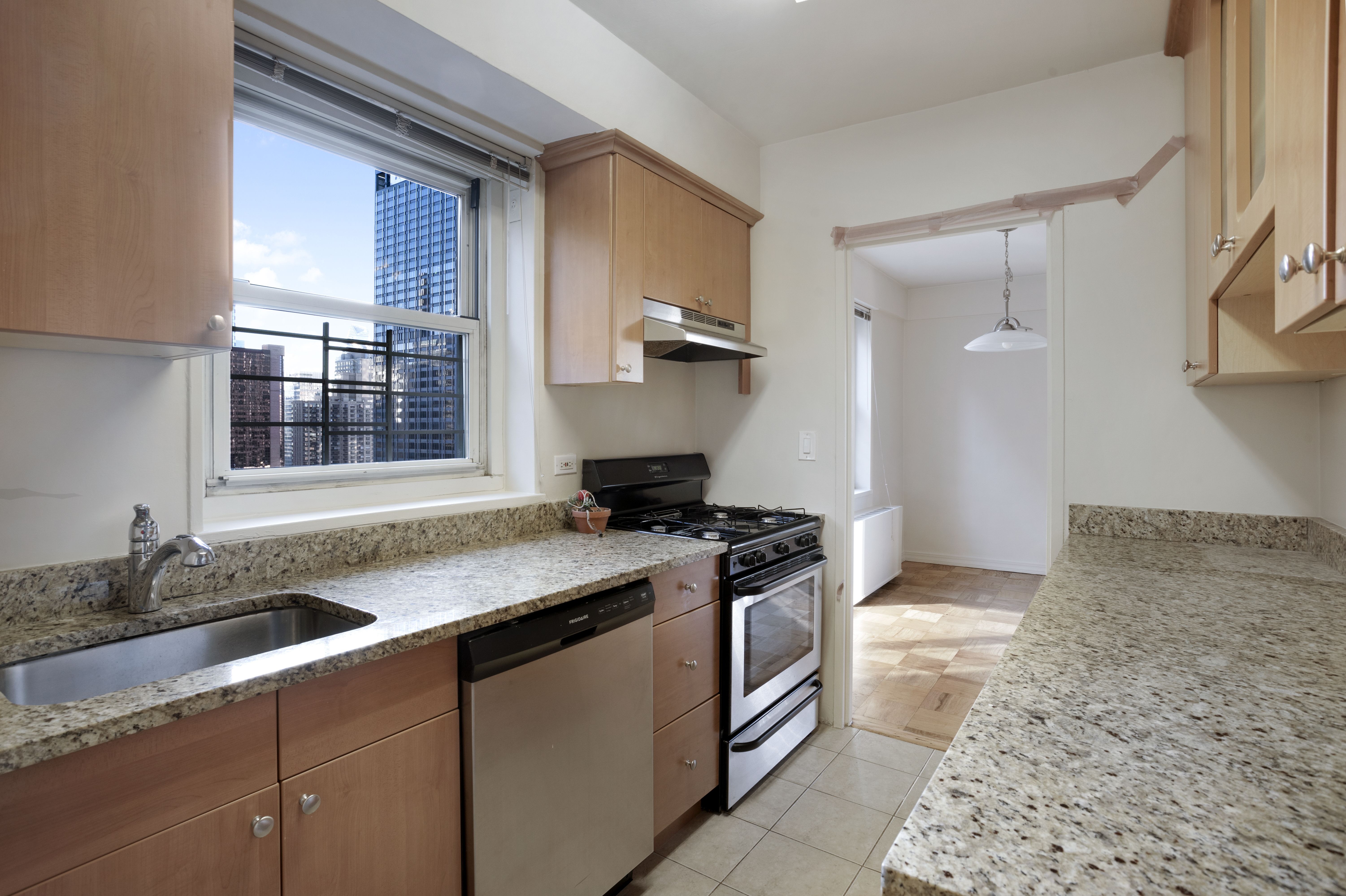 159 West 53rd Street, Unit 35E Manhattan, NY 10019 - Photo 4 of 9