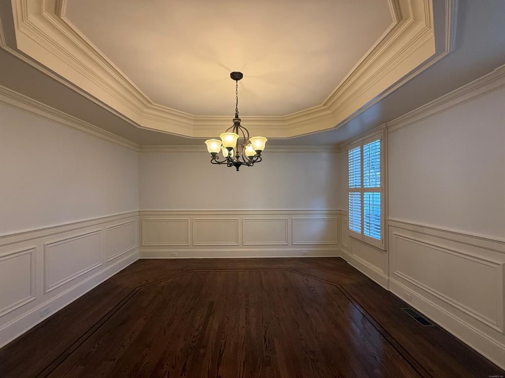 59 Crescent Road Westport, CT 06880 - Photo 11 of 23