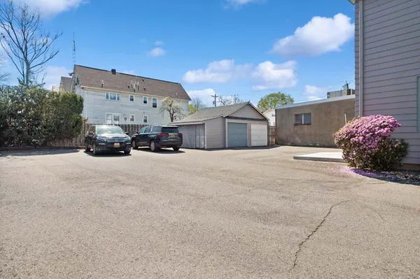 $3,300 | 586 Livingston Avenue, North Brunswick, NJ 08902