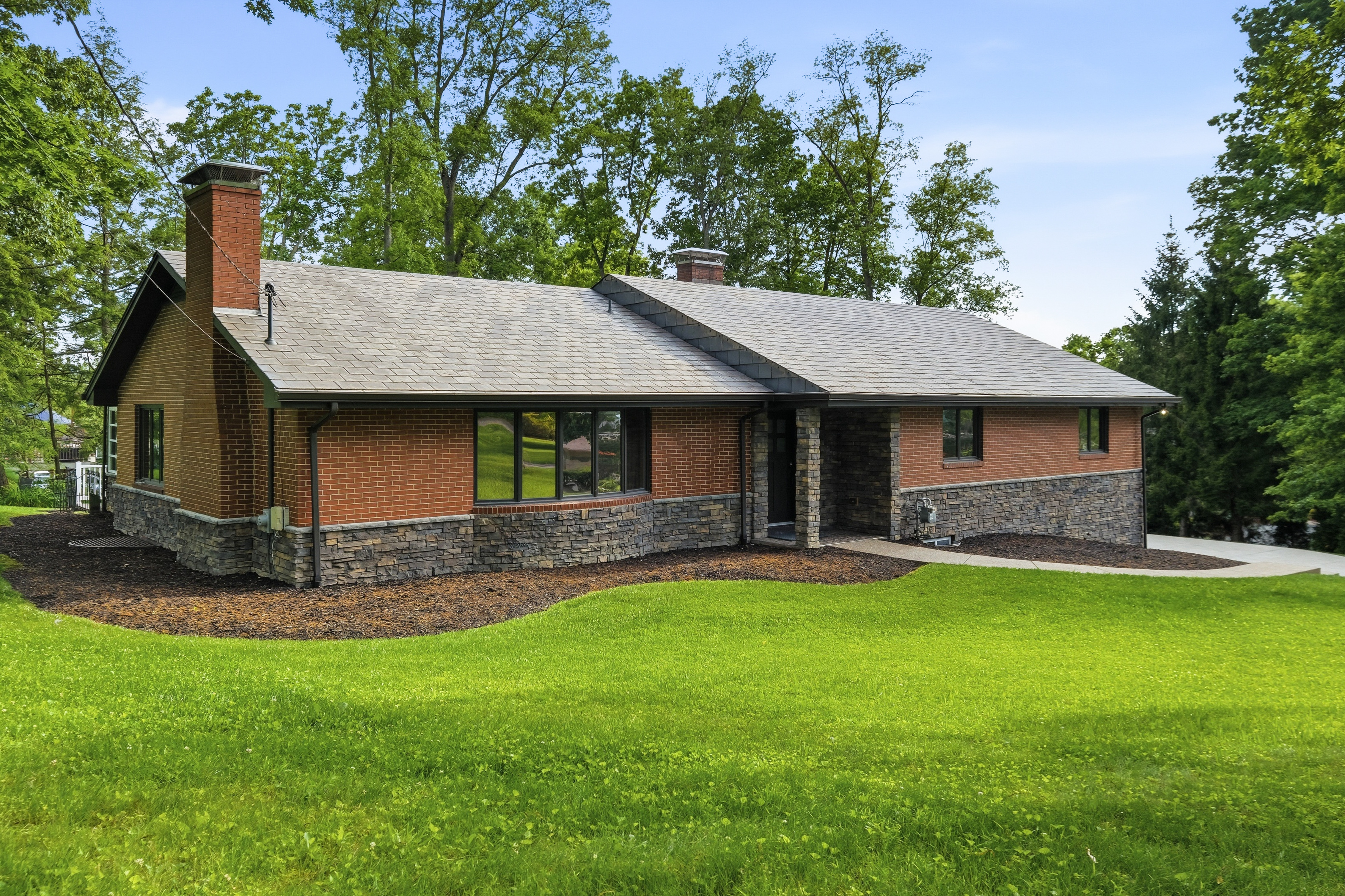 101 Oakwood Road Canonsburg, PA 15317 - Photo 3 of 32