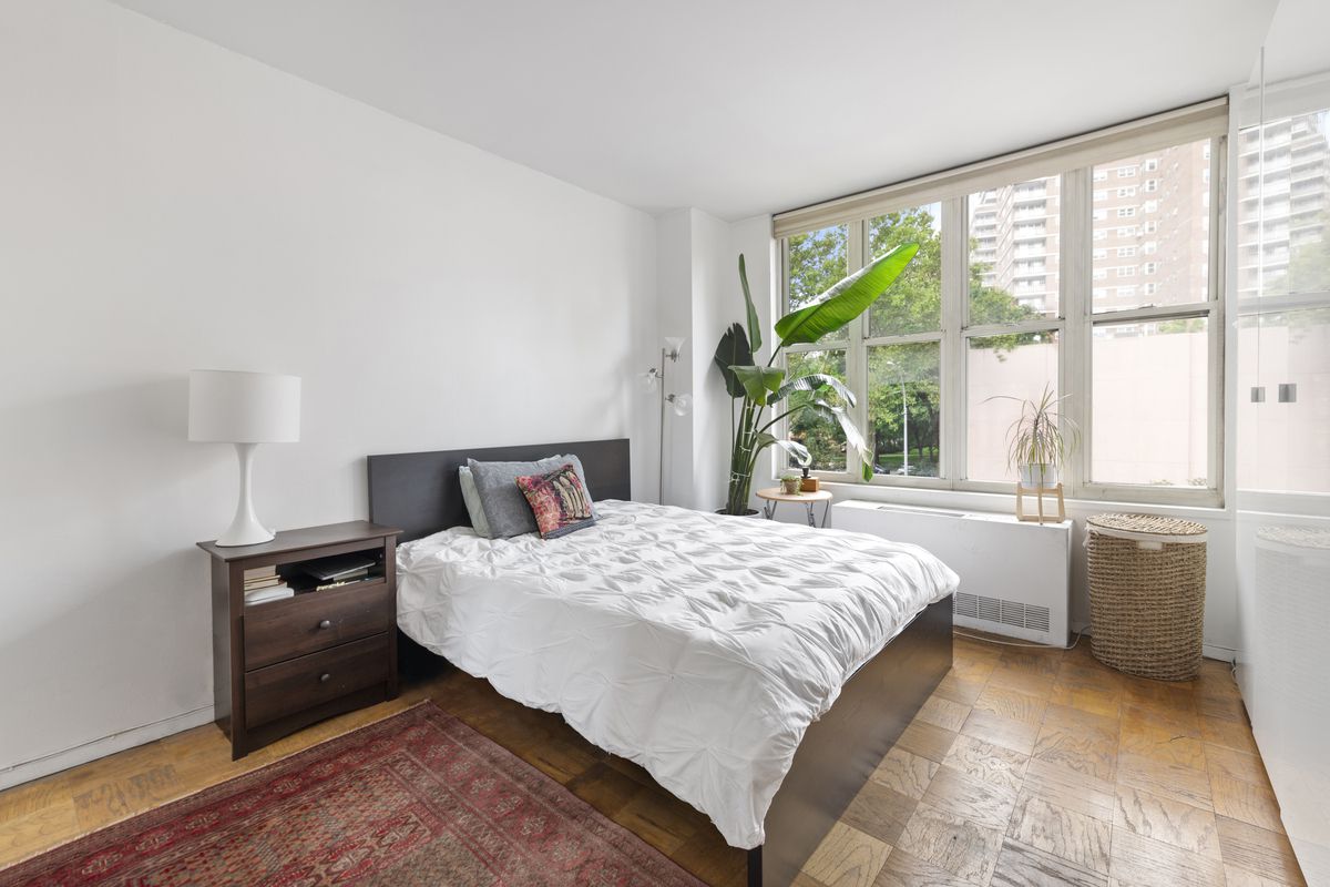 344 West 23rd Street, Unit 3B Manhattan, NY 10011 - Photo 2 of 9