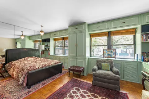 $349,000 | 411 East 57th Street, Unit 2F | Sutton Place