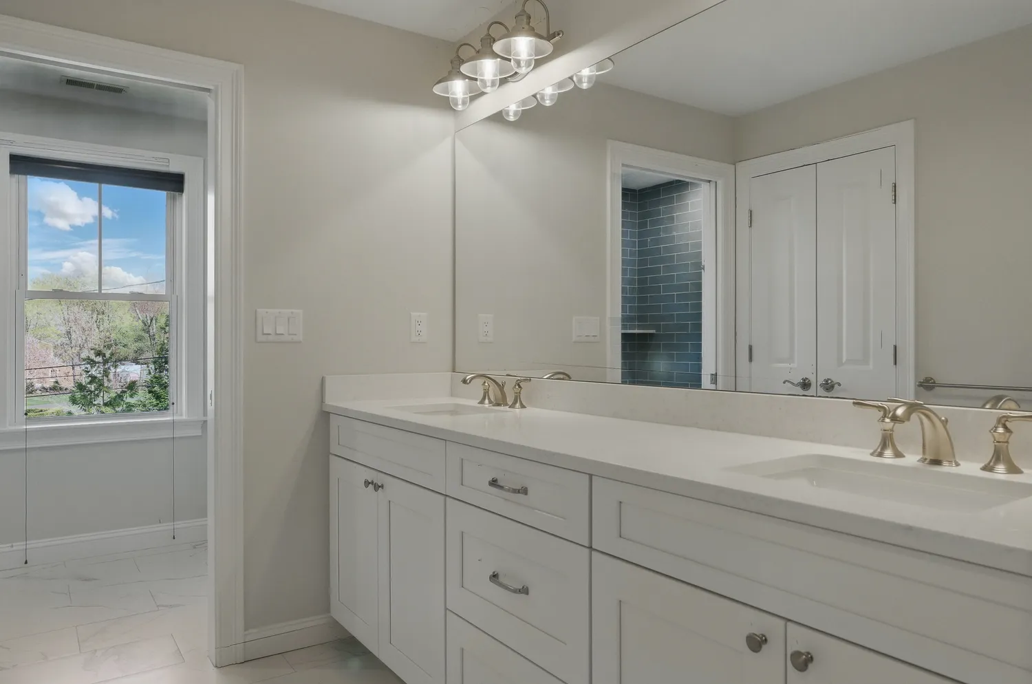 Contact Agent | 186 Concord Road, Bedford, MA 01730