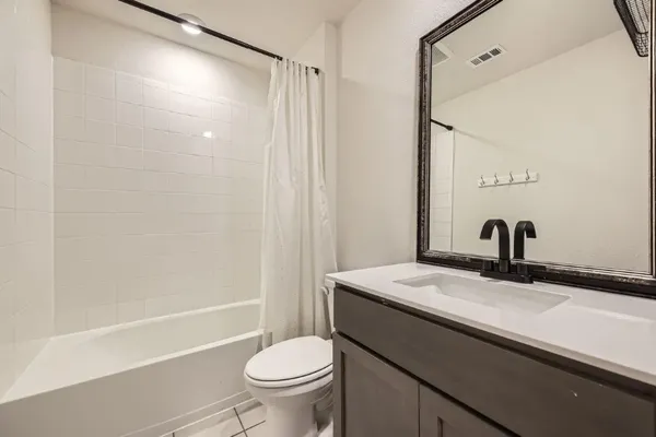 $2,100 | 706 Spur Ridge, Princeton, TX 75407