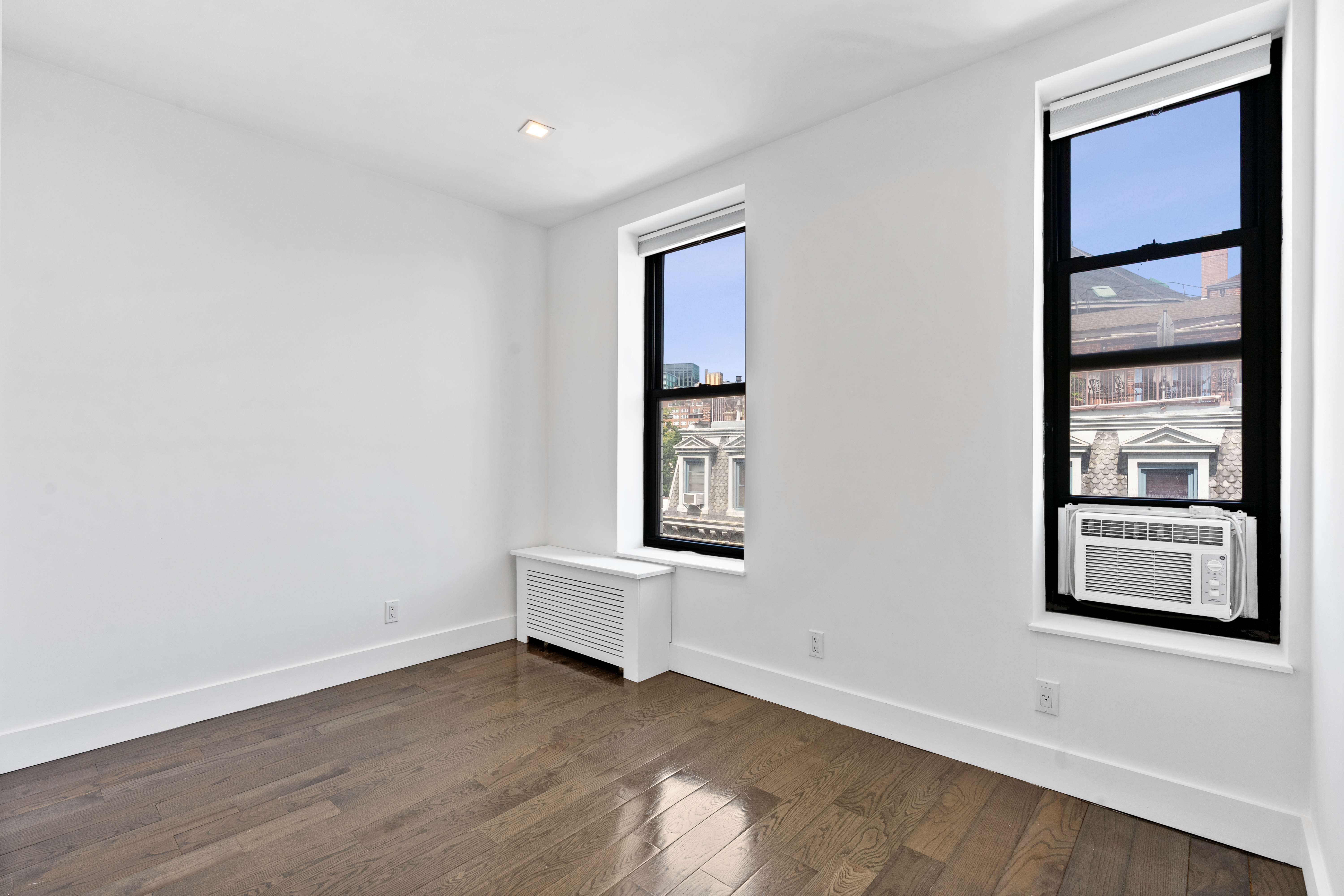 152 Thompson Street, Unit 4E Manhattan, NY 10012 - Photo 6 of 11