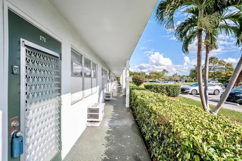 $109,000 | 171 Oakridge Court, Unit 171, Deerfield Beach, FL 33442