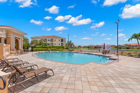 $885,000 | 6 Academy Way, Unit 221, St. Petersburg, FL 33711