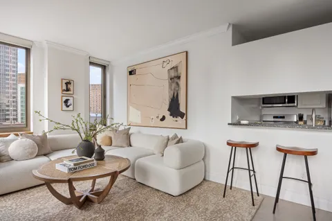 $1,350,000 | 400 East 90th Street, Unit 7D | Upper East Side