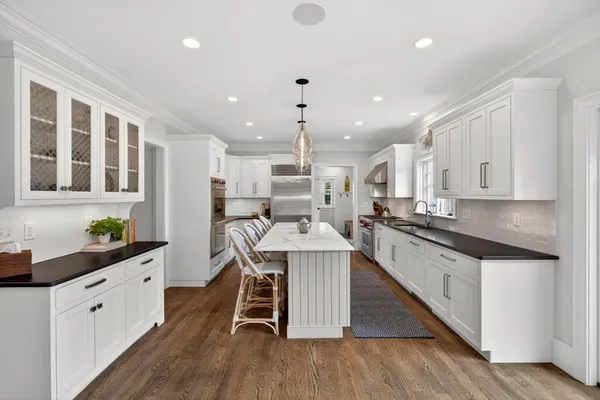 $3,650,000 | 82 Crystal Lake Road, Osterville, MA 02655