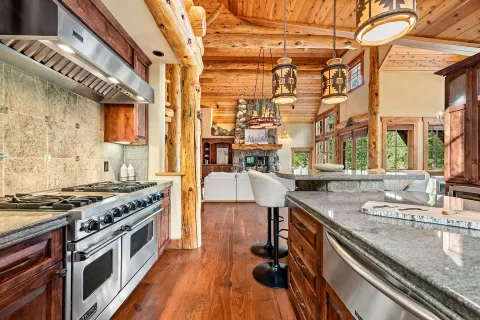 $3,395,000 | 8401 Jake Teeter Drive, Truckee, CA 96161
