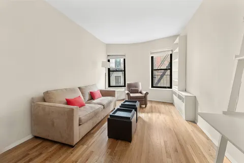 $485,000 | 160 East 91st Street, Unit 4A | Upper East Side