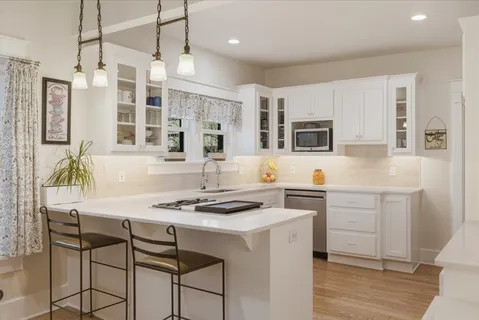 $1,250,000 | 2002 Ashwood Avenue, Nashville, TN 37212