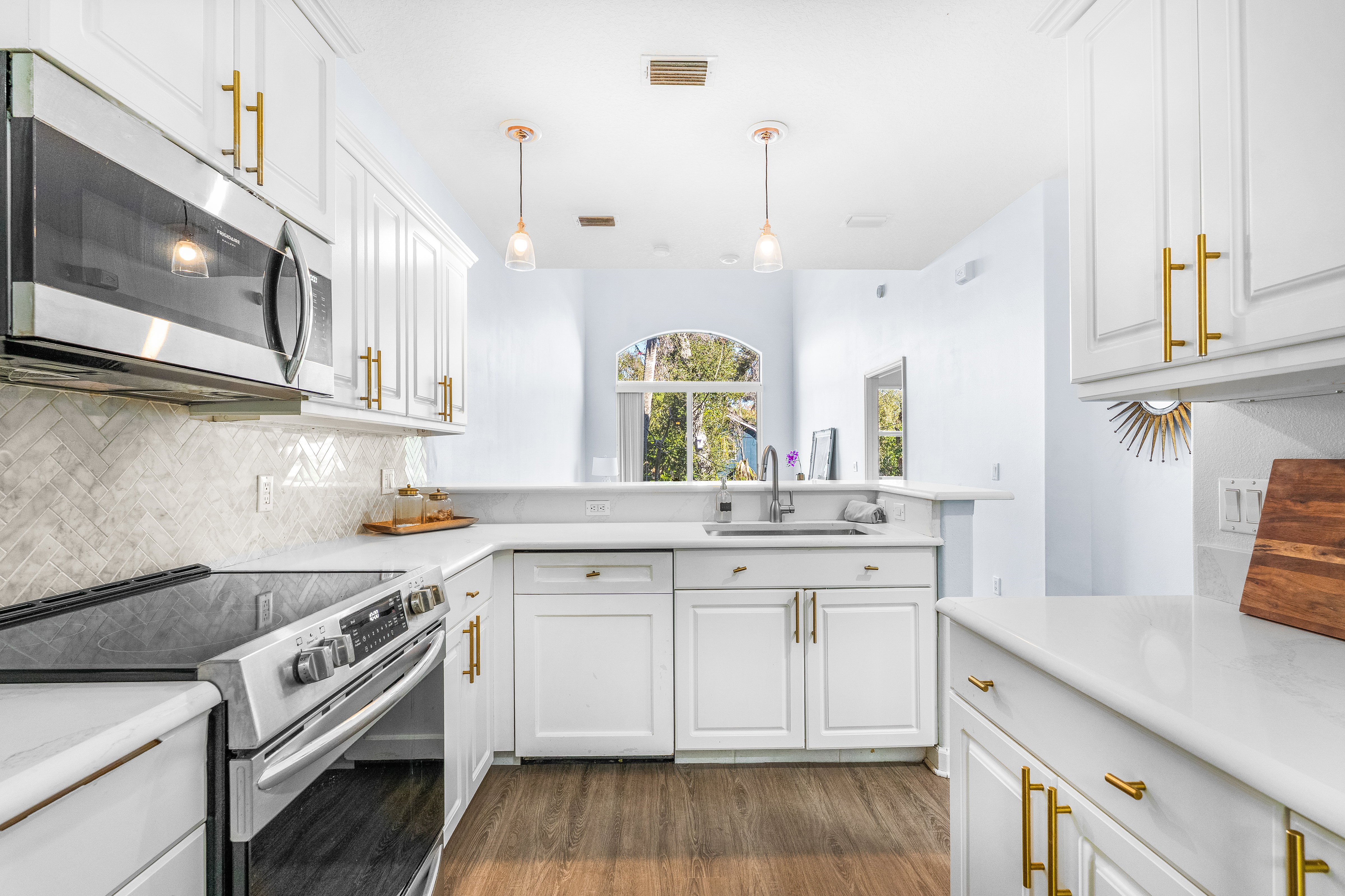 909 Bahia Mar Road Vero Beach, FL 32963 - Photo 2 of 36