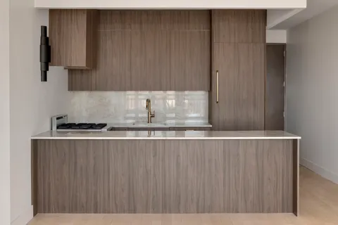 $1,300,000 | 189 Bridge Street, Unit 11B | Downtown Brooklyn