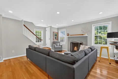 $1,075,000 | 312 Lincoln Avenue, Falls Church, VA 22046
