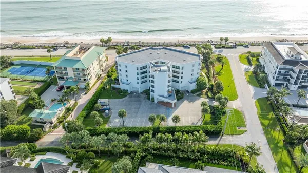 $995,000 | 4101 Ocean Drive, Unit 2A, Vero Beach, FL 32963