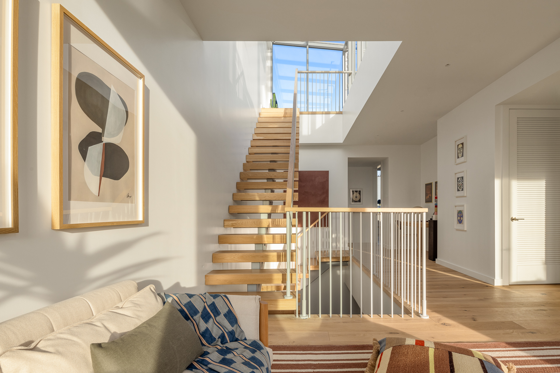 584 Leonard Street, Unit PHB Brooklyn, NY 11222 - Photo 8 of 22 a view of a hallway with windows