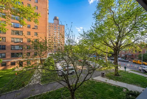 $389,000 | 21-80 33rd Road, Unit 3C | Astoria