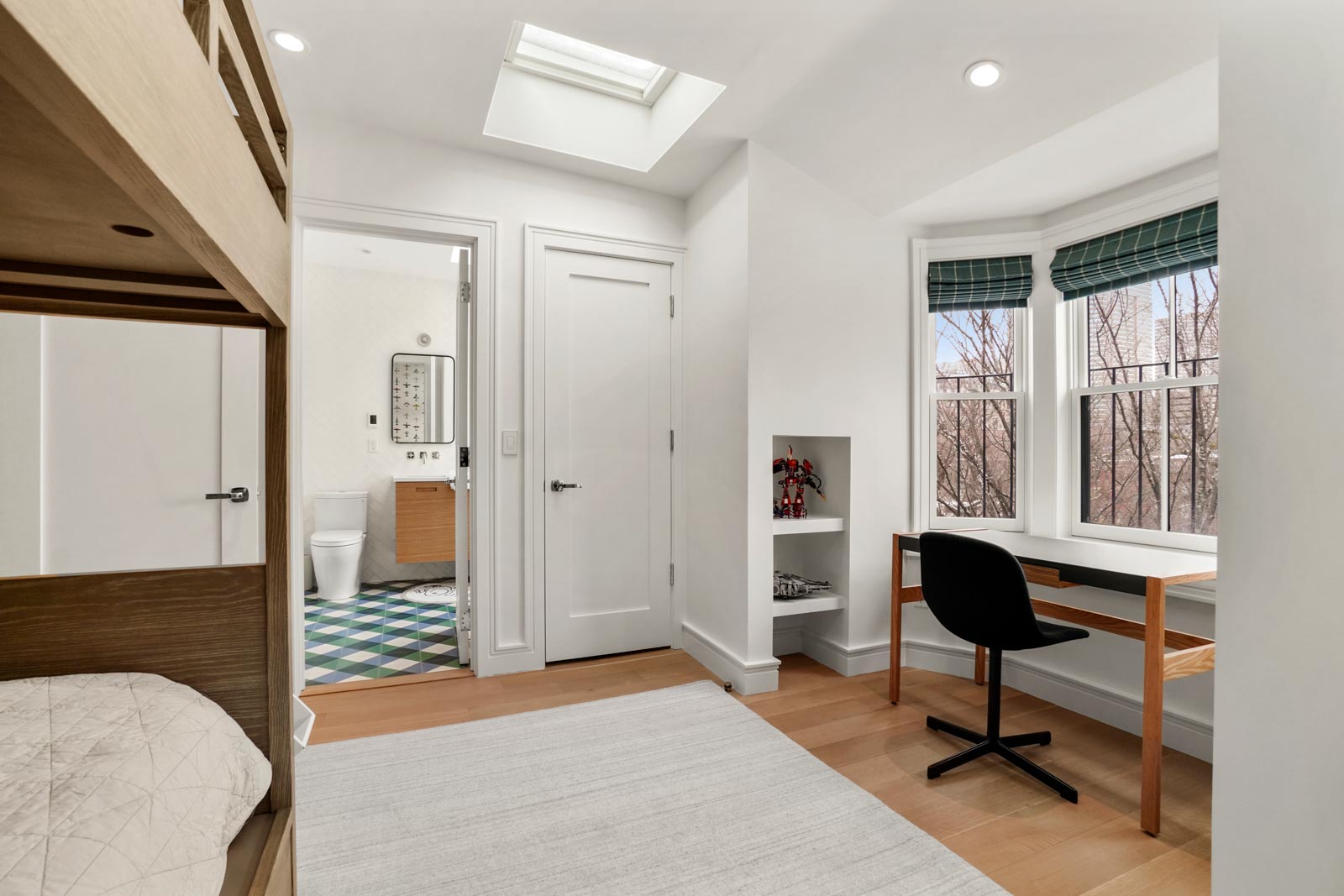 66 West Rutland Square, Unit 2 Boston, MA 02118 - Photo 35 of 44