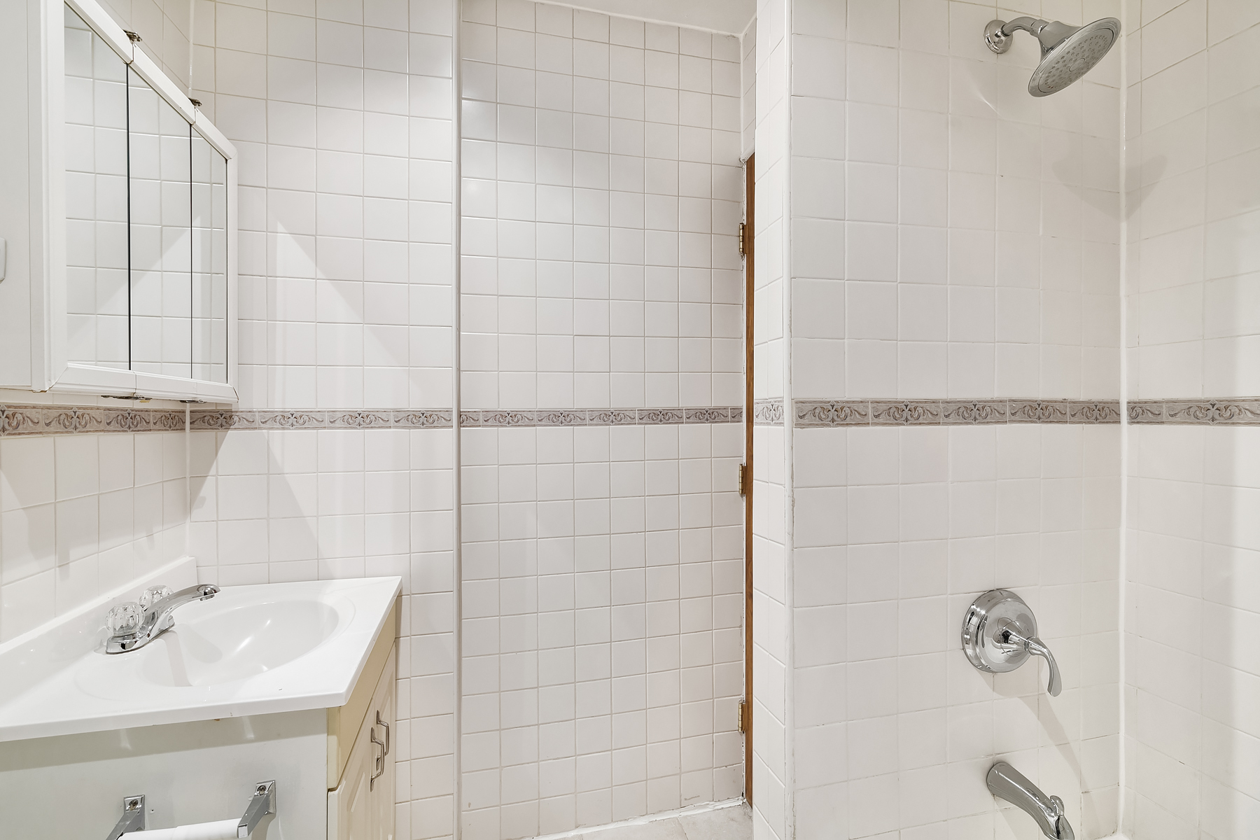 5 Cornelia Street, Unit 2B Manhattan, NY 10014 - Photo 4 of 4