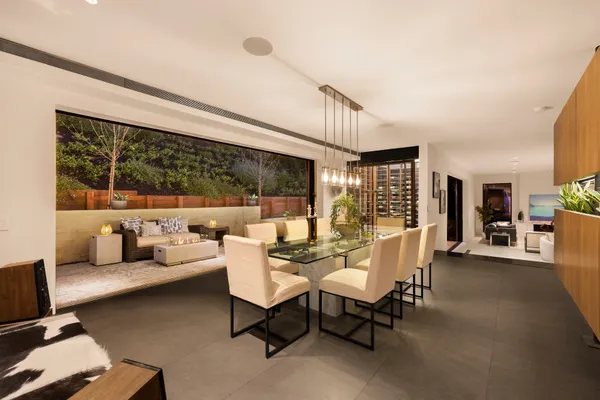 $4,695,000 | 10558 Fontenelle Way, Los Angeles, CA 90077