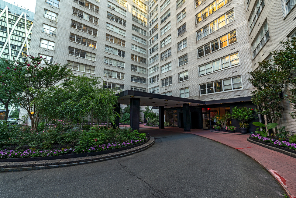 155 West 68th Street, Unit 404 Manhattan, NY 10023 - Photo 17 of 21 front view of a building