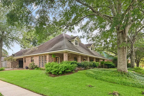 $445,000 | 1546 Beckenham Drive, Baton Rouge, LA 70808
