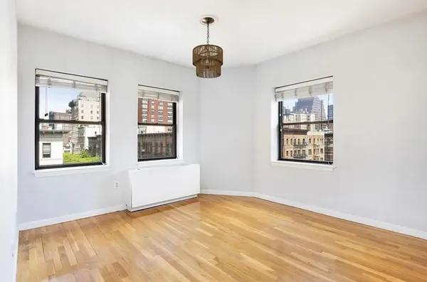 $4,250 | 186 West 80th Street, Unit 5J | Upper West Side