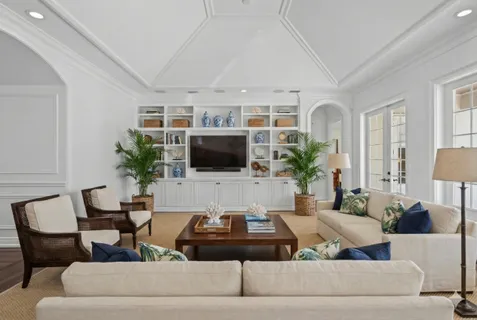 $2,400,000 | 121 Palm Island Lane, Vero Beach, FL 32963