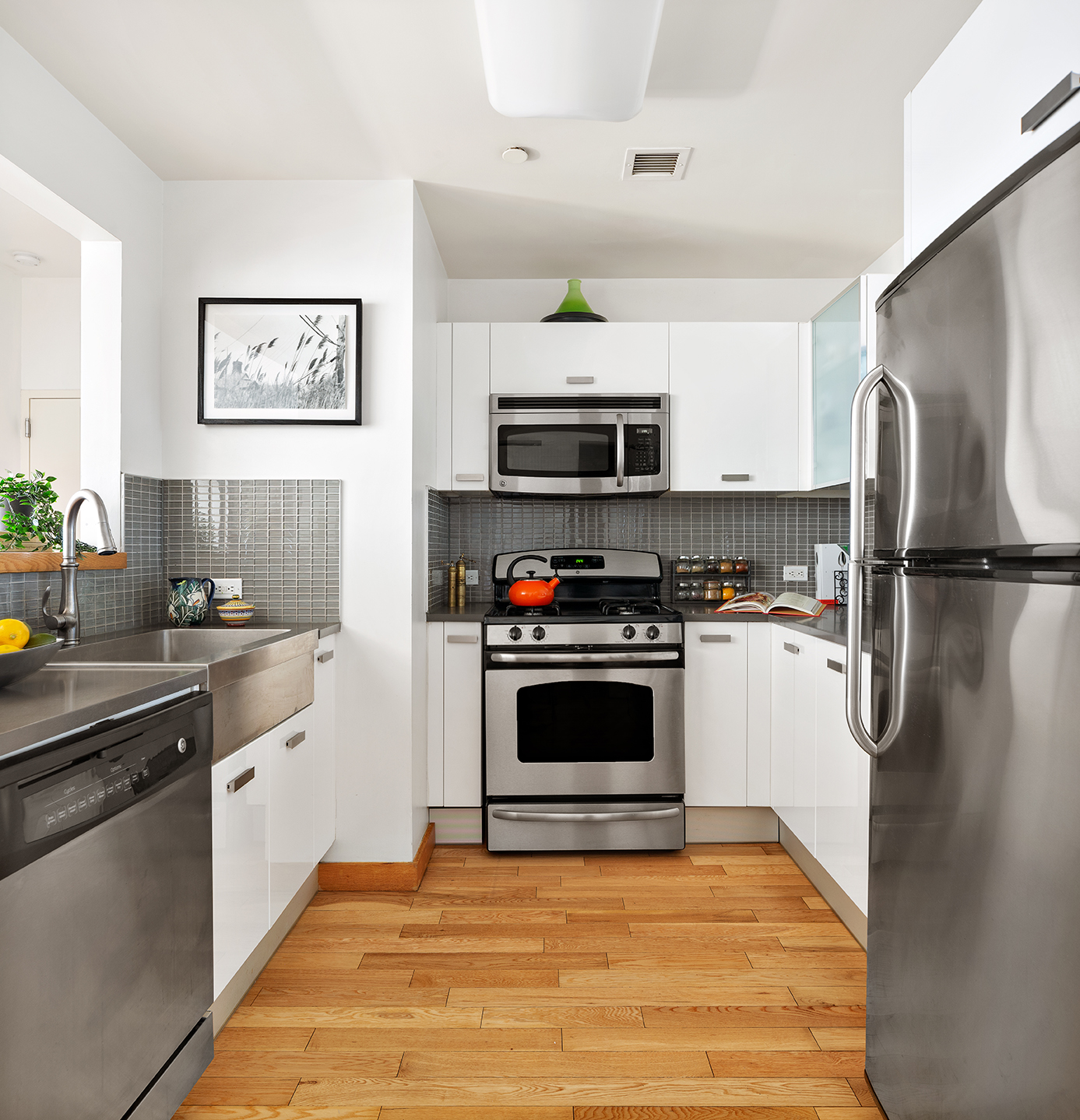 318 Knickerbocker Avenue, Unit 2J Brooklyn, NY 11237 - Photo 3 of 8