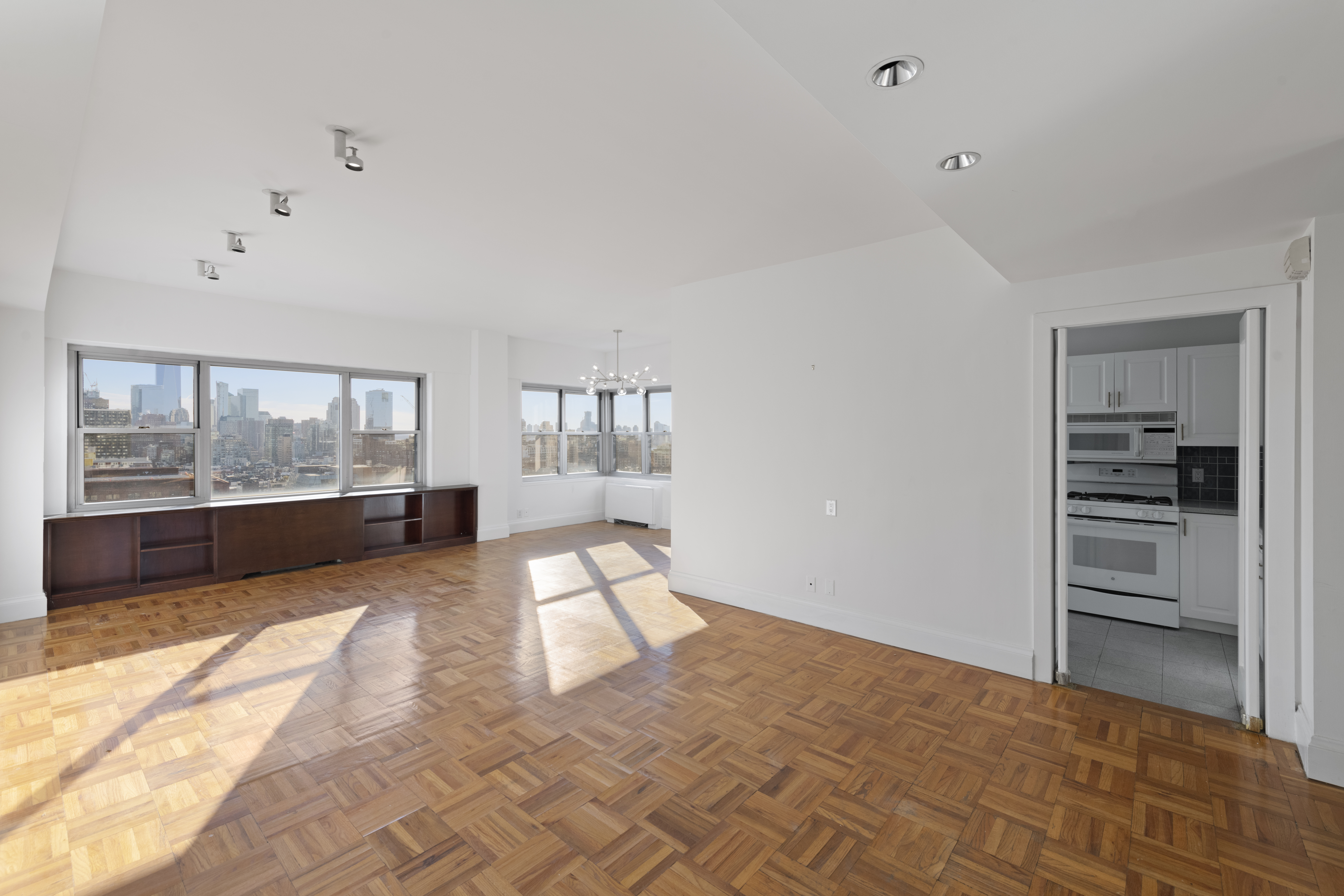 20 East 9th Street, Unit 26F Manhattan, NY 10003 - Photo 3 of 42