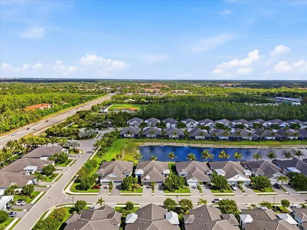 $575,000 | 2318 Marquesa Circle, Naples, FL 34112