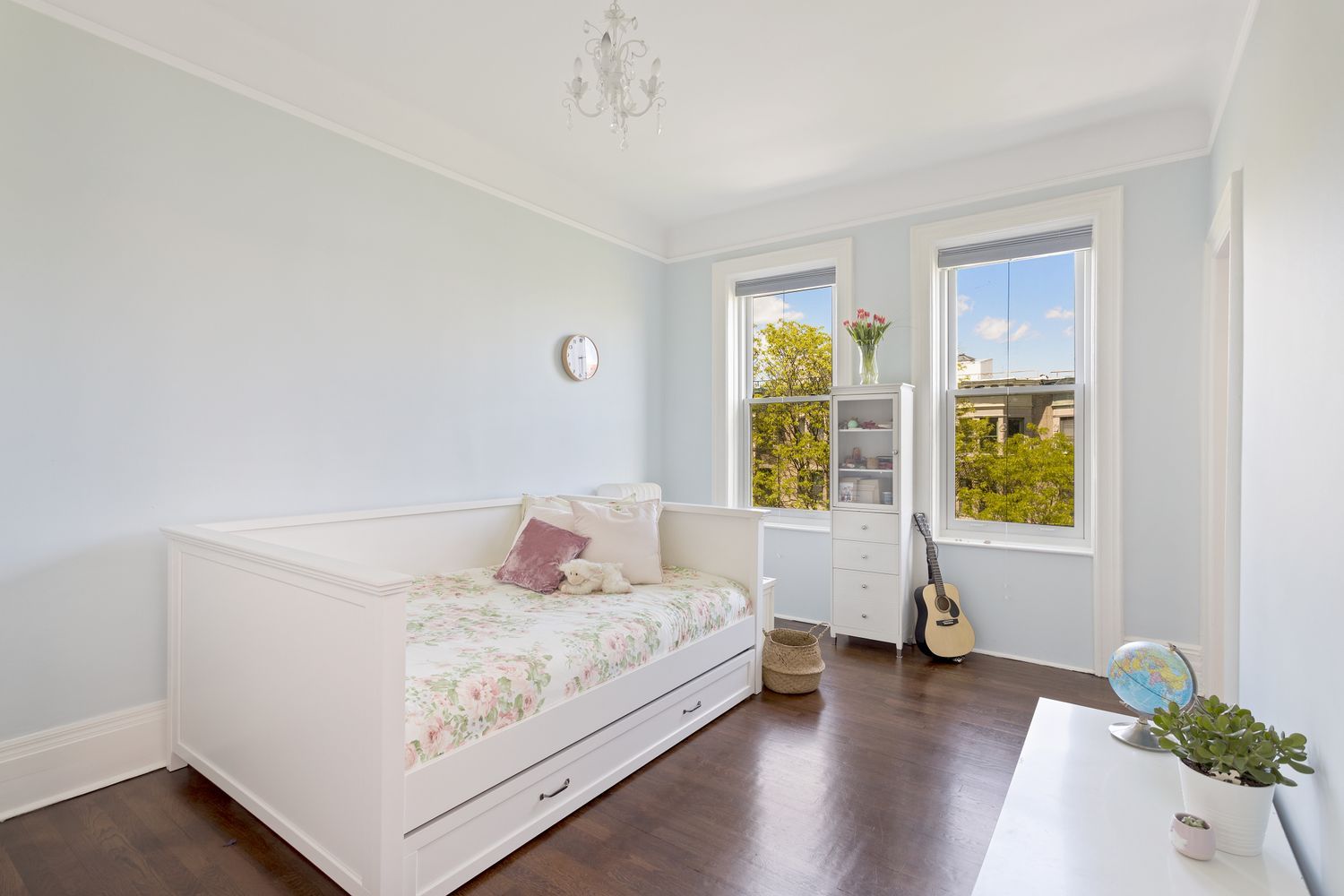 474 Prospect Place, Unit 3 Brooklyn, NY 11238 - Photo 6 of 11 a bedroom with a bed and window