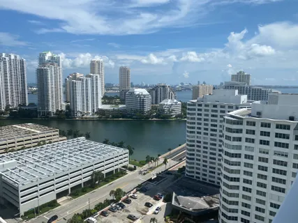 $718,000 | 950 Brickell Bay Drive, Unit 2206, Miami, FL 33131
