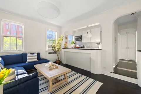 $1,350,000 | 2 Grove Street, Unit 6D | West Village