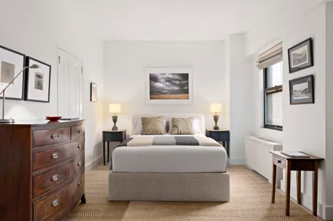 $610,000 | 201 East 21st Street, Unit 12M | Gramercy