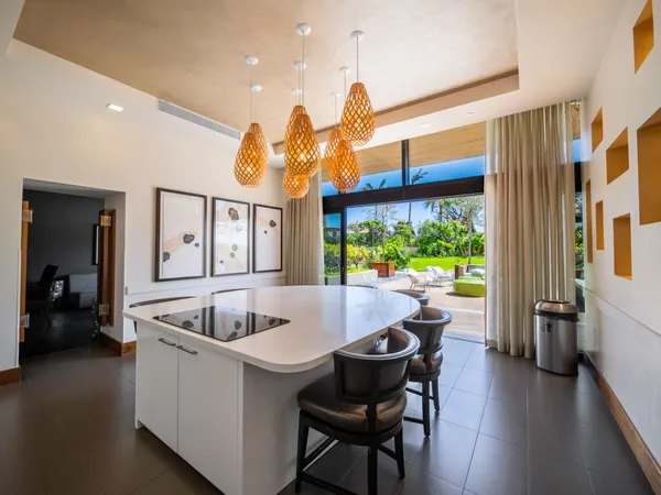 $3,495,000 | 1555 Kapiolani Boulevard, Unit 2002, Honolulu, HI 96814