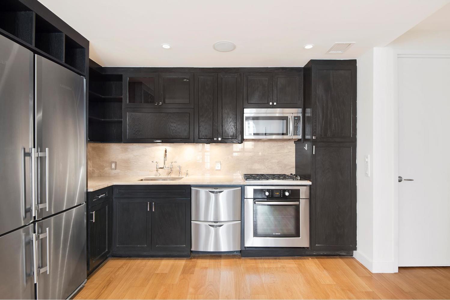 333 Rector Place, Unit 1109 Manhattan, NY 10280 - Photo 3 of 8