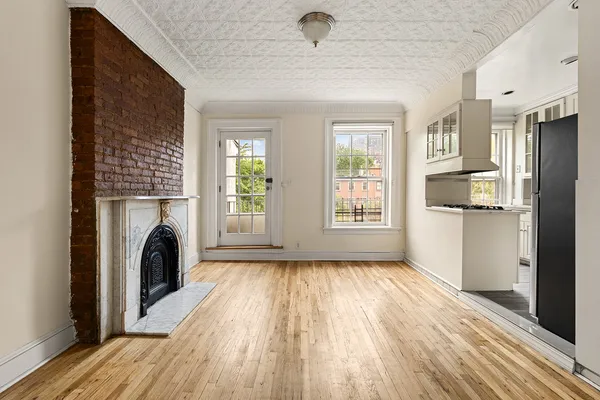 $6,100 | 246 Cumberland Street, Unit 2 | Fort Greene