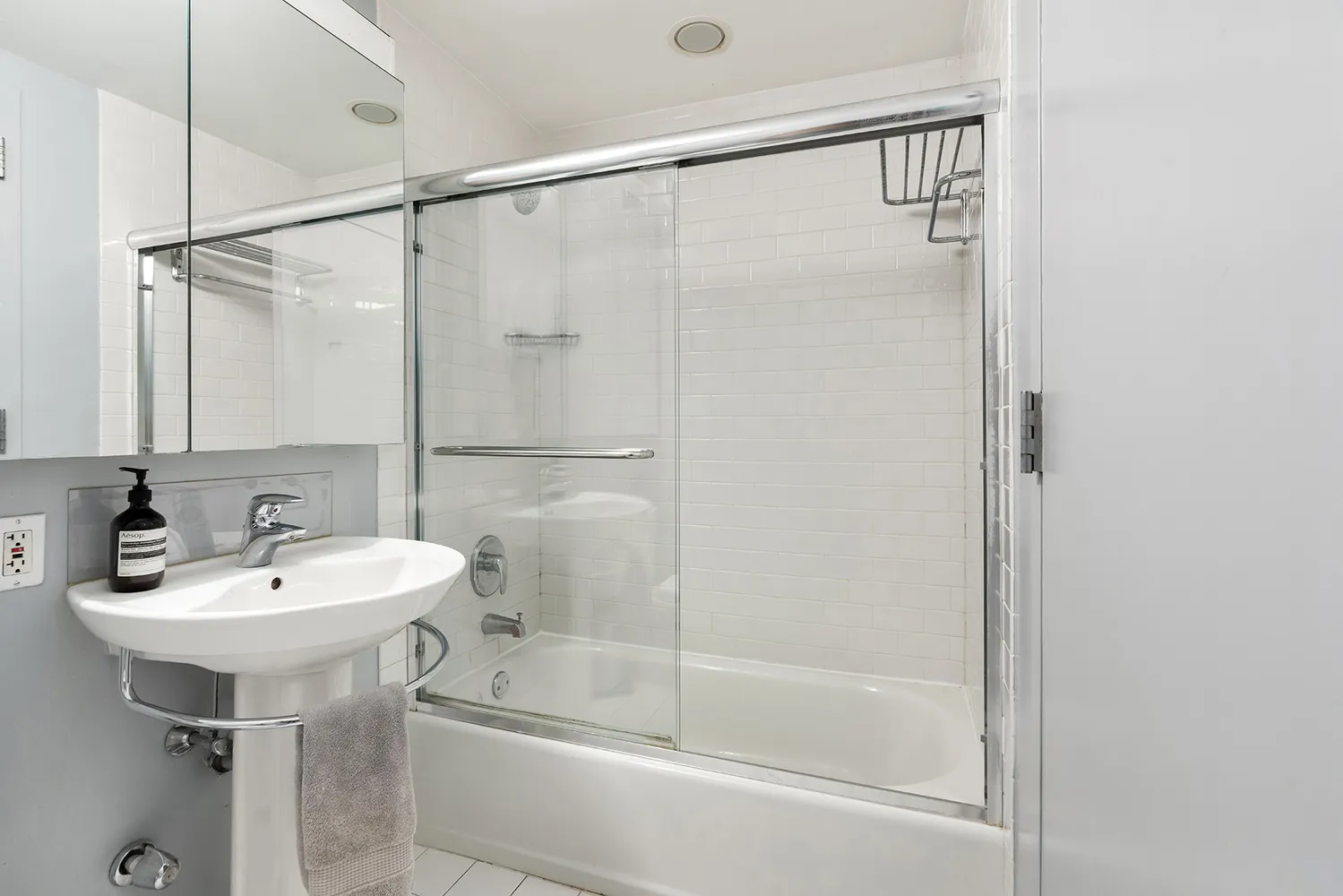 $650,000 | 242 East 25th Street, Unit 3A | Kips Bay