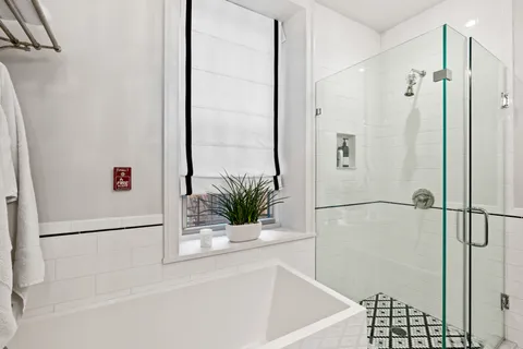 $1,100,000 | 1617 Spruce Street, Unit 200, Philadelphia, PA 19103