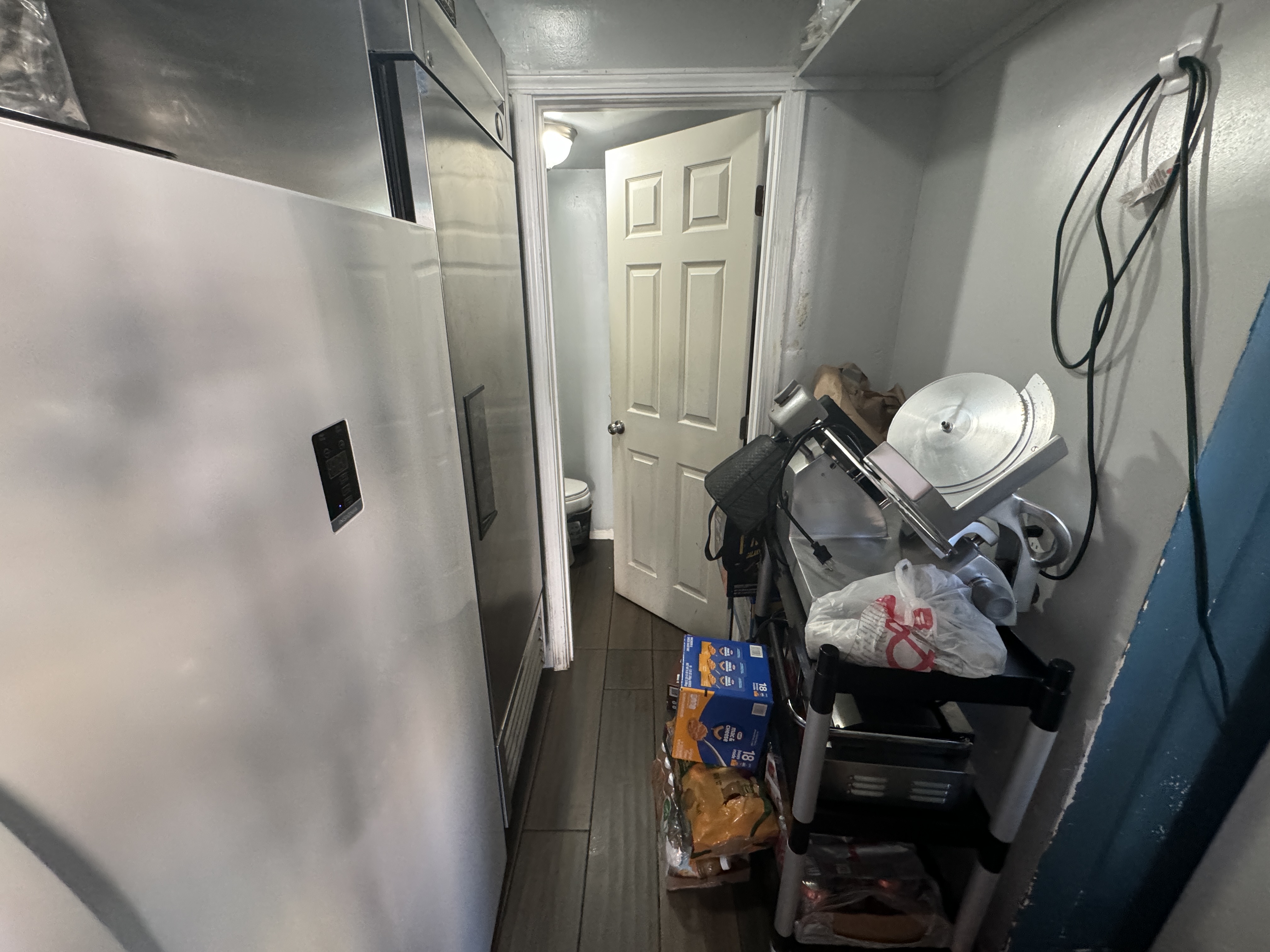 201 Fell Street San Francisco, CA 94102 - Photo 10 of 30 a view of walk in closet