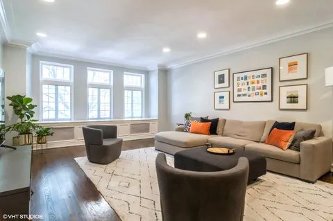 $475,000 | 415 West Aldine Avenue, Unit 2B, Chicago, IL 60657