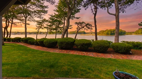 $895,000 | 381 Great Oak Road, Unit 9, Mashpee, MA 02649
