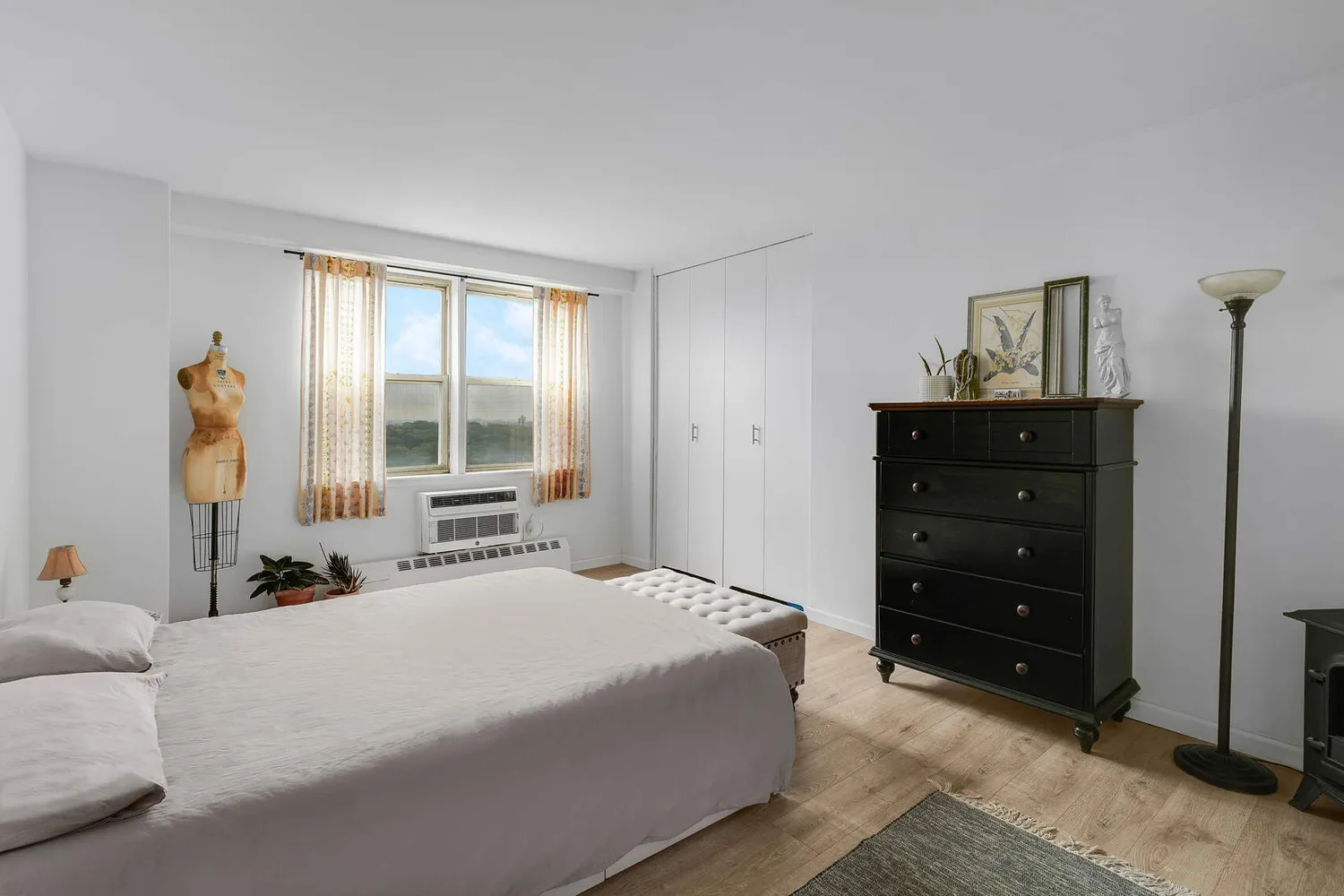 $325,000 | 5800 Arlington Avenue, Unit 17D | North Riverdale