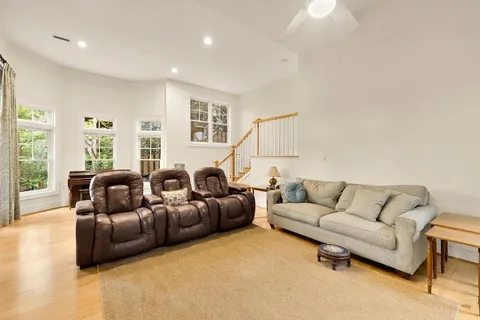 Contact Agent | 6512 Ridge Drive, Bethesda, MD 20816