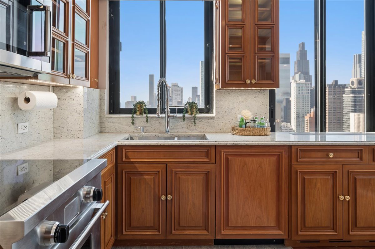 304 East 65th Street, Unit PHB Manhattan, NY 10065 - Photo 8 of 29