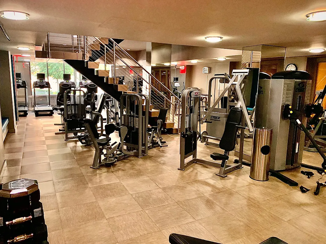 225 Rector Place, Unit 17H Manhattan, NY 10280 - Photo 15 of 16