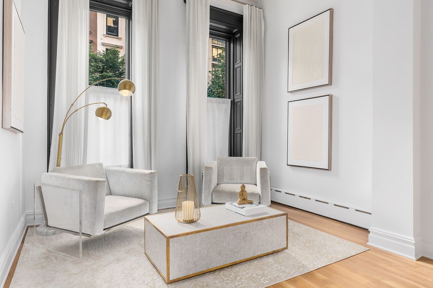 209 East 61st Street Manhattan, NY 10065 - Photo 13 of 24 a living room with furniture