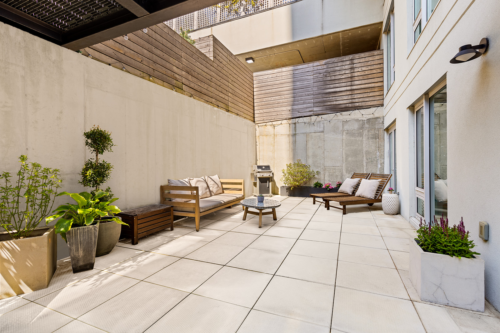 610 Warren Street, Unit GDNB Brooklyn, NY 11217 - Photo 6 of 17 a bench sitting in middle of a building